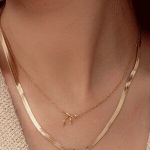 Like-New Petite Gold Bow Necklace
